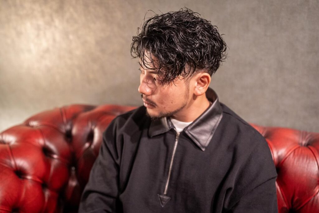 髭との相性抜群|ミドルフェード×ツイストスパイラルで男らしい髪型
