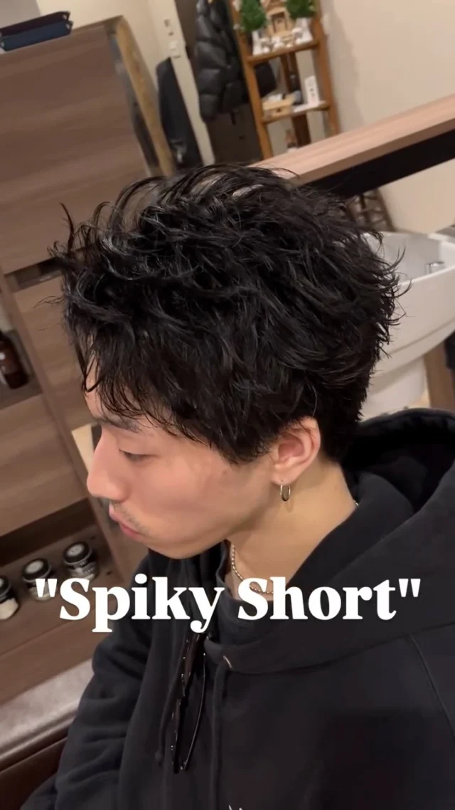 記念すべき100投稿目。
大人なスパイキーショート
✃-✁-✃-✁✃-✁-✃-✁✃-✁-✃-✁
保存等してカウンセリングにご活用下さい！
✃-✁-✃-✁✃-✁-✃-✁✃-✁-✃-✁
💇‍♂️スタンダードコース70分￥7,000💇‍♂️
《カット+シェービング+眉カット+頭皮クレンジング+肩マッサージ》

🧑‍🦱通常パーマコース120分￥12,100🧑‍🦱
《カット+シェービング+眉カット+パーマ+肩マッサージ》

👨‍🦱ツイスト波巻きコース120分￥13,860👨‍🦱
《カット+シェービング+眉カット+パーマ+肩マッサージ》

💆‍♂️リラックスコース90分￥9,800💆‍♂️
《カット+ミストシェービング+眉カット+頭皮クレンジング+炭酸シャワー+ヘッドスパ+肩マッサージ》

🤴プレミアムコース130分￥13,860🤴
《カット+ミストシェービング+エステ、皮脂吸引+眉カット+頭皮ミストクレンジング+炭酸シャワースパ+ヘッドスパ+爪磨き+肩マッサージ
✃-✃-✁-✃-✁✃-✁-✃-✁✃-✁-✃-✁
保存等してカウンセリングにご活用下さい！
✃-✁-✃-✁✃-✁-✃-✁✃-✁-✃-✁
～ご予約はDMから～
✃-✁-✃-✁✃-✁-✃-✁✃-✁-✃-✁
《店舗情報》
【住所】 札幌市中央区南3条西2丁目15-1  N・Vicolo ビル　B1 B室
【営業時間】
10時～19時
【access】 ◆すすきの駅 札幌市営南北線 / すすきの駅 徒歩4分 ◆大通り駅 札幌市営東西線 / 大通駅 徒歩5分 ※狸小路2丁目アーケード内、１階に入っているコメダ珈琲が目印です。 ◆キャッシュレス決済  ・クレジットカード 　 VISA / MASTER CARD / JCB / AMEX /  　 diners club / discover  ・PayPay決済可能 ◆WiFi環境あり
✃-✁-✃-✁✃-✁-✃-✁✃-✁-✃-✁